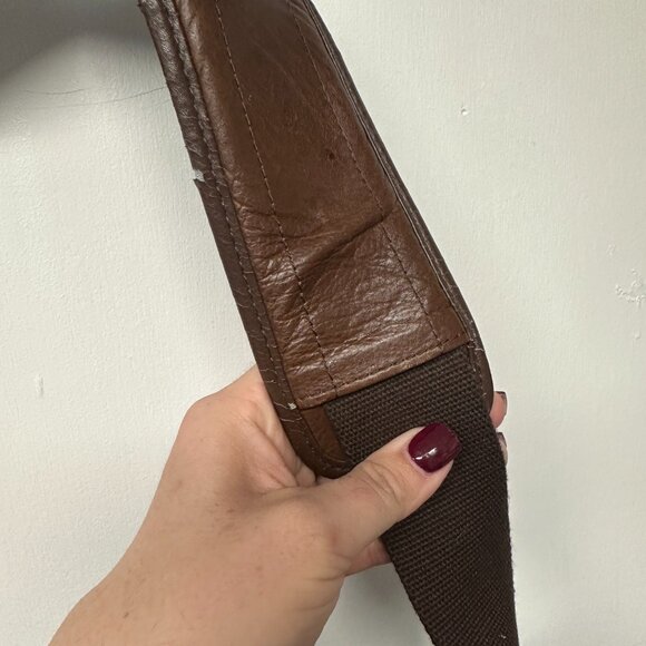 Kenneth Cole Reaction Brown Leather Messenger Bag - Picture 7 of 12